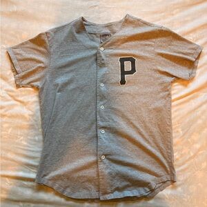 Gray Baseball Jersey with 'P' Emblem